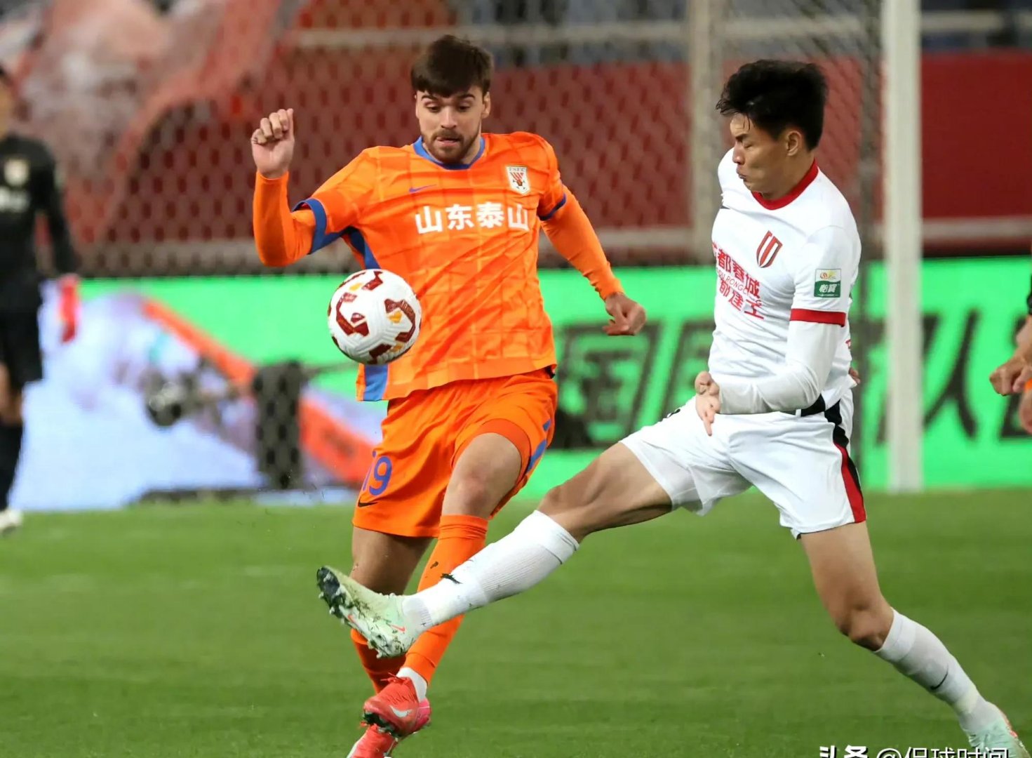 开云关于国王杯倒计时，山东泰山今晚强势反弹，细节引发关注，球迷炸锅，年轻球员得到机会的信息